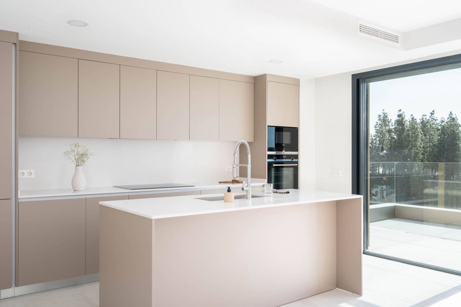 3 soveværelse Byhus til salg i El Chaparral med swimmingpool garage - € 850.000 (Ref: 8887828)