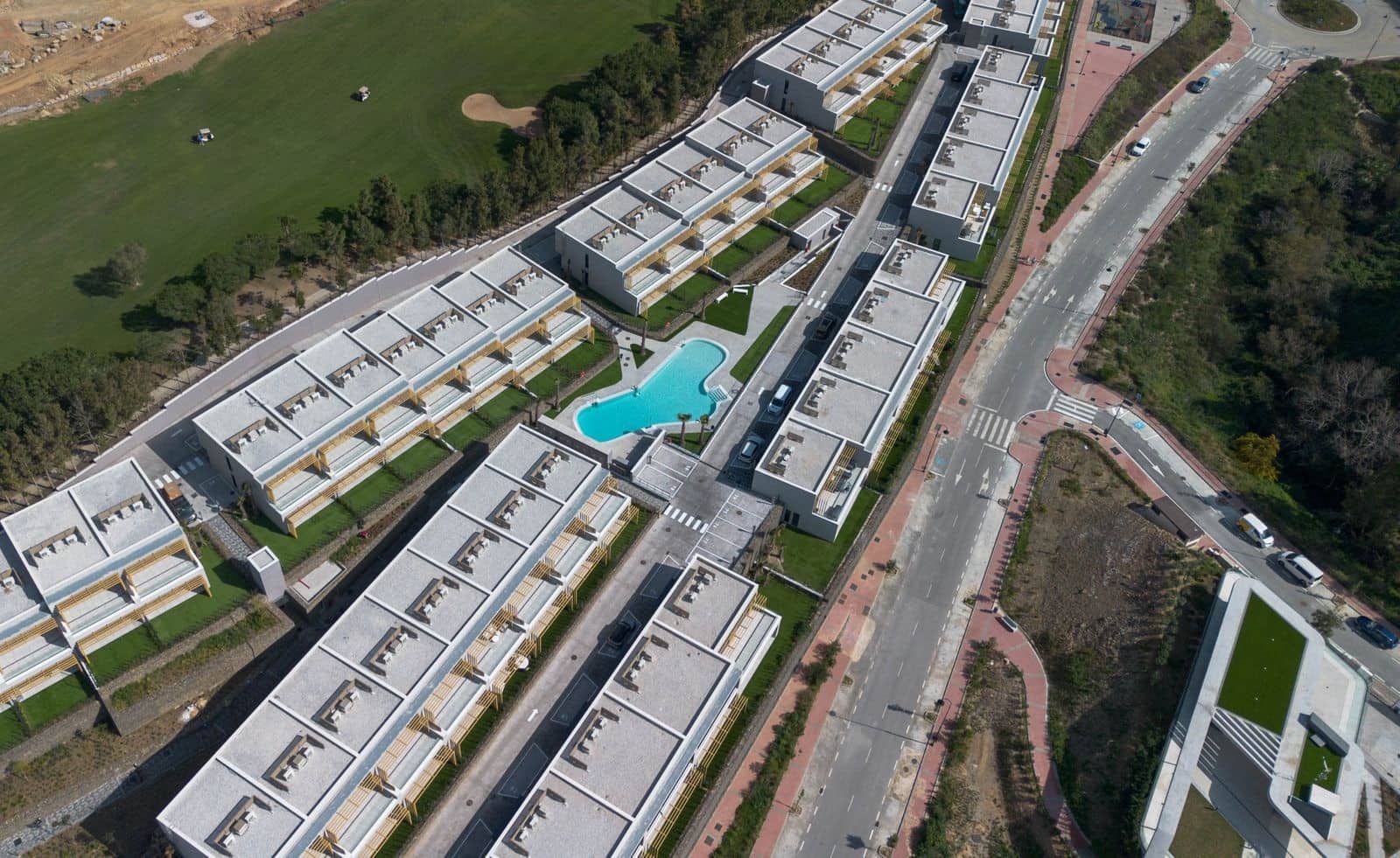 3 soveværelse Byhus til salg i El Chaparral med swimmingpool garage - € 850.000 (Ref: 8887828)