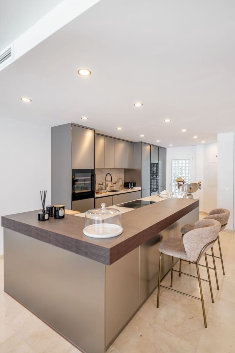 Ático de 3 habitaciones en Marbella en venta con piscina garaje - 2.950.000 € (Ref: 8887834)