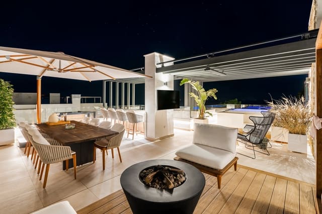 Pareado de 4 habitaciones en Marbella en venta con piscina garaje - 3.500.000 € (Ref: 8892823)