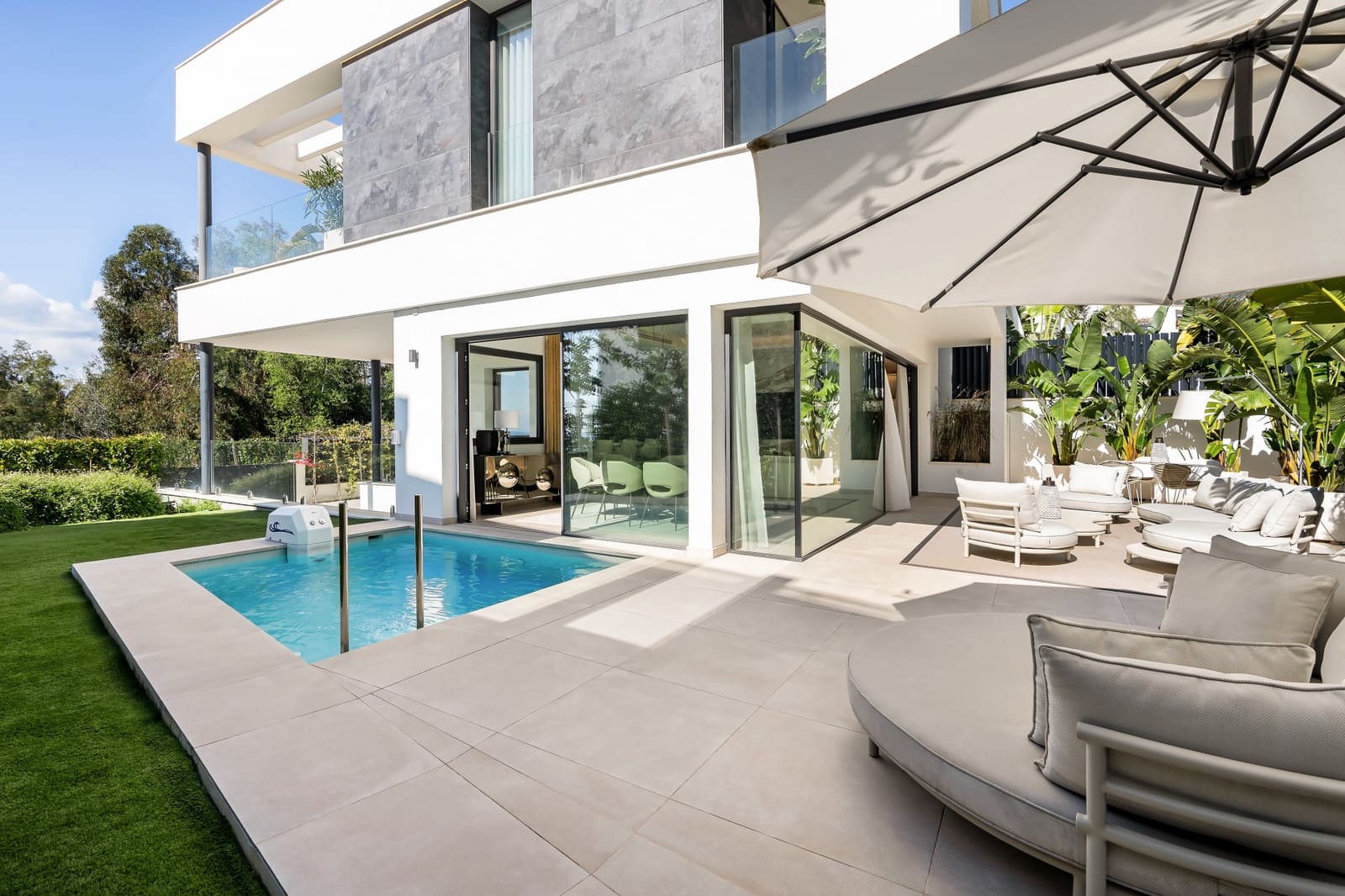 4 soveværelse Semi-Rækkehus til salg i Marbella med swimmingpool garage - € 3.500.000 (Ref: 8892823)
