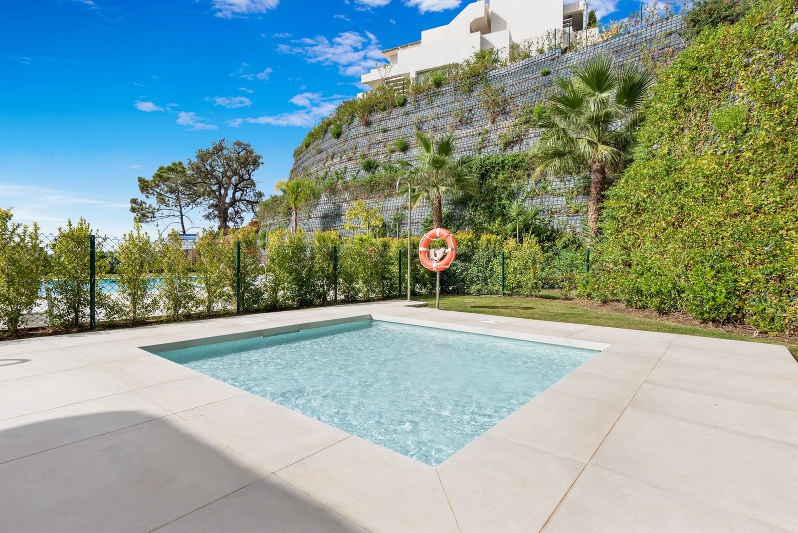 3 bedroom Apartment for sale in Benahavis with pool garage - € 990,000 (Ref: 8892824)