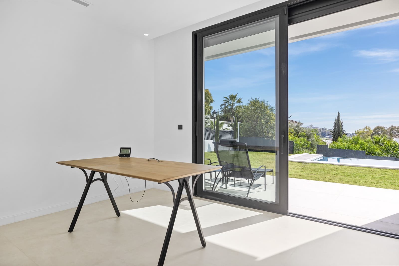 4 bedroom Villa for sale in Benahavis with pool garage - € 3,485,000 (Ref: 8899921)