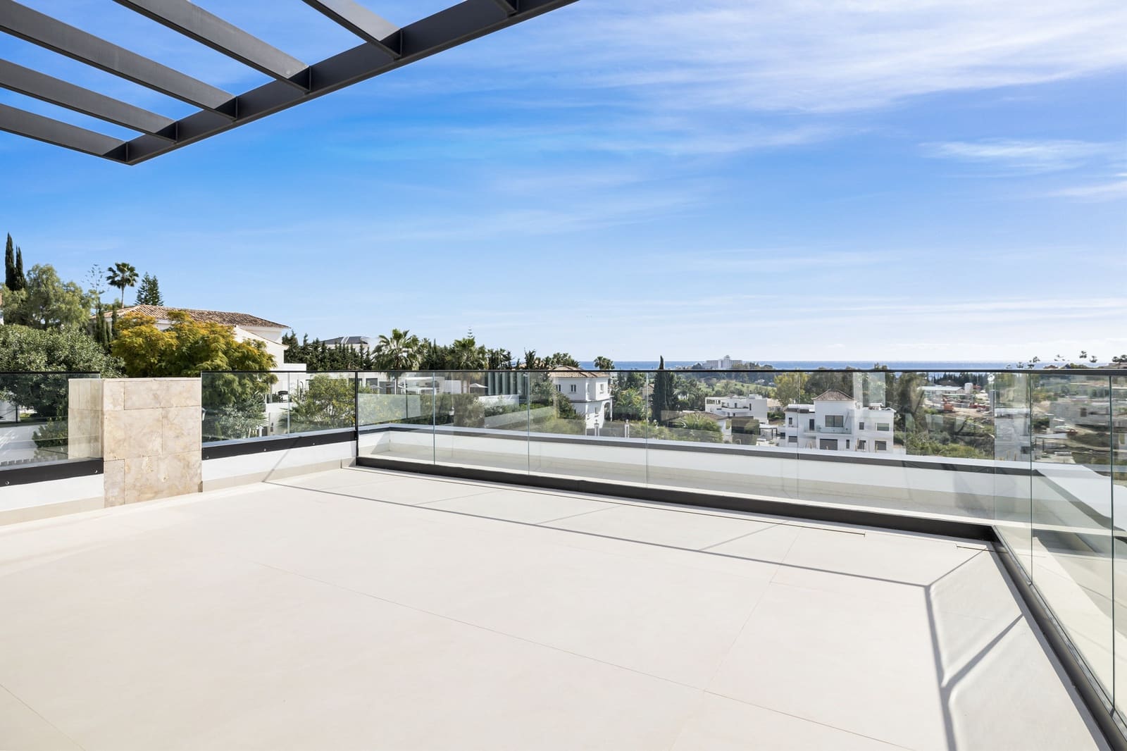 4 bedroom Villa for sale in Benahavis with pool garage - € 3,485,000 (Ref: 8899921)