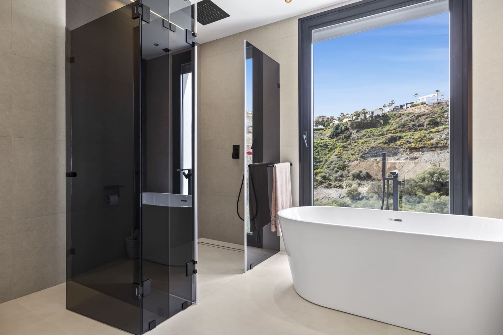 4 bedroom Villa for sale in Benahavis with pool garage - € 3,485,000 (Ref: 8899921)