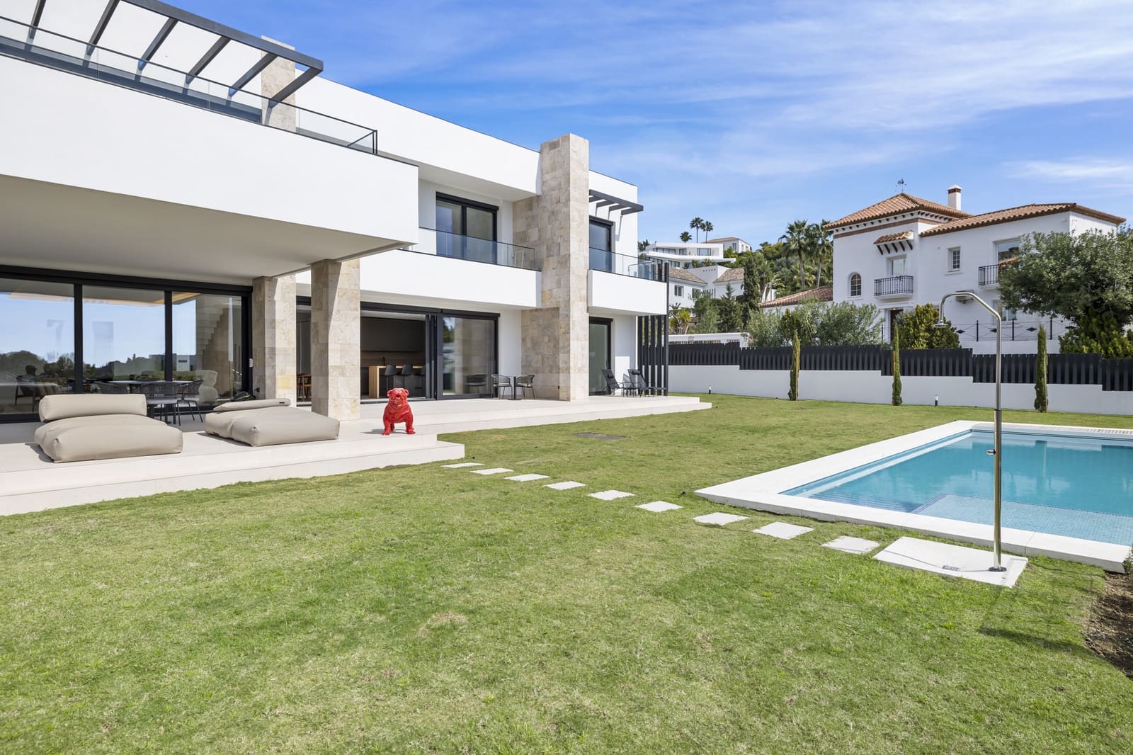 4 bedroom Villa for sale in Benahavis with pool garage - € 3,485,000 (Ref: 8899921)