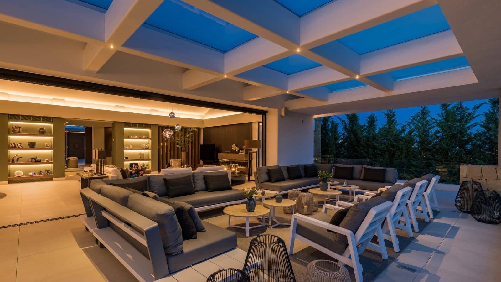 5 bedroom Villa for sale in Benahavis with pool garage - € 6,250,000 (Ref: 8902076)