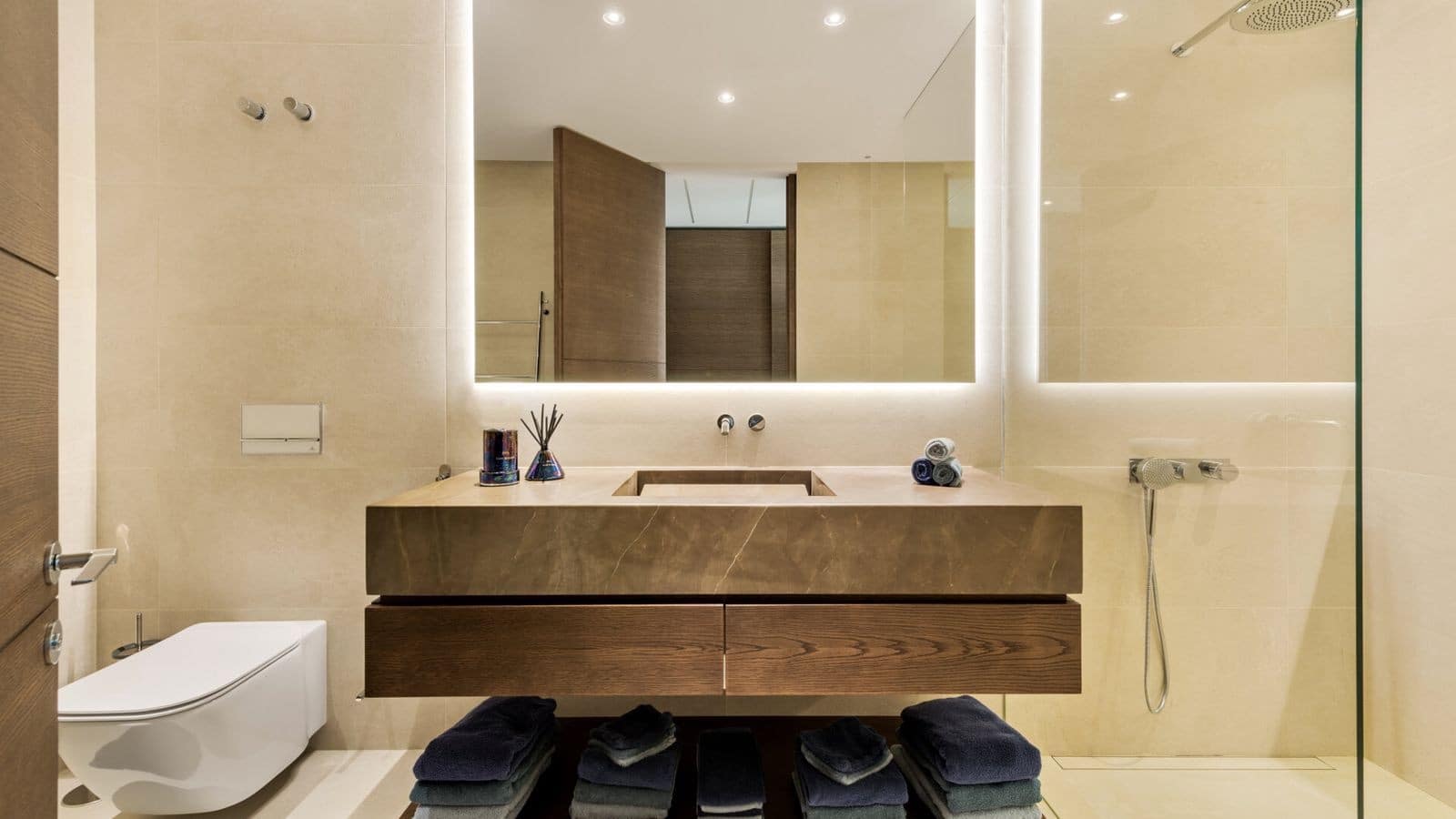 5 bedroom Villa for sale in Benahavis with pool garage - € 6,250,000 (Ref: 8902076)