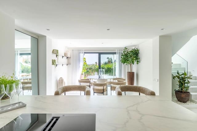 4 sovrum Villa till salu i Nueva Andalucia, Marbella med pool garage - 2 950 000 € (Ref: 8902084)