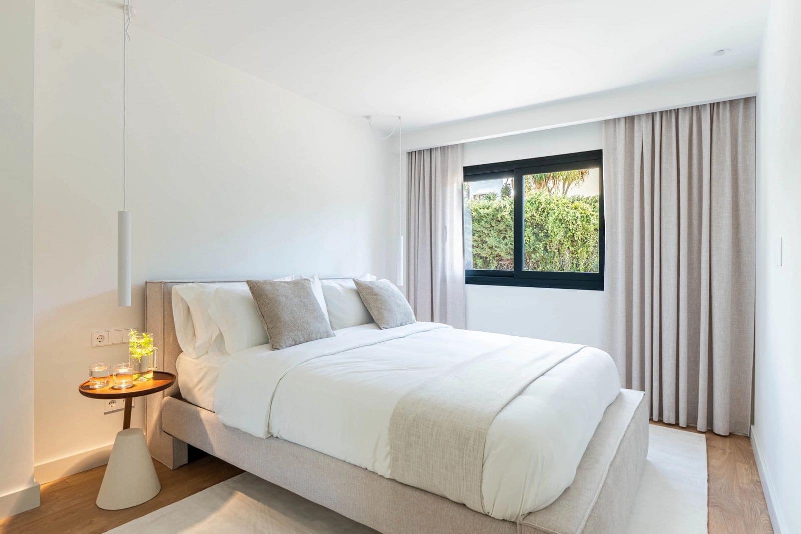 4 bedroom Villa for sale in Nueva Andalucia with pool garage - € 2,950,000 (Ref: 8902084)