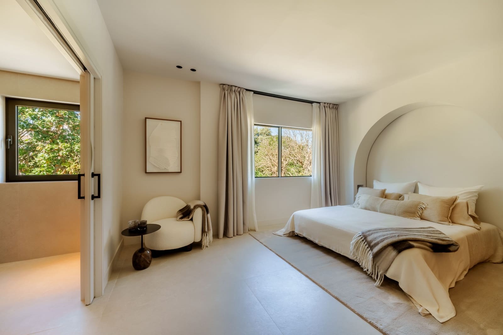 5 bedroom Villa for sale in Marbella with pool garage - € 3,800,000 (Ref: 8915324)