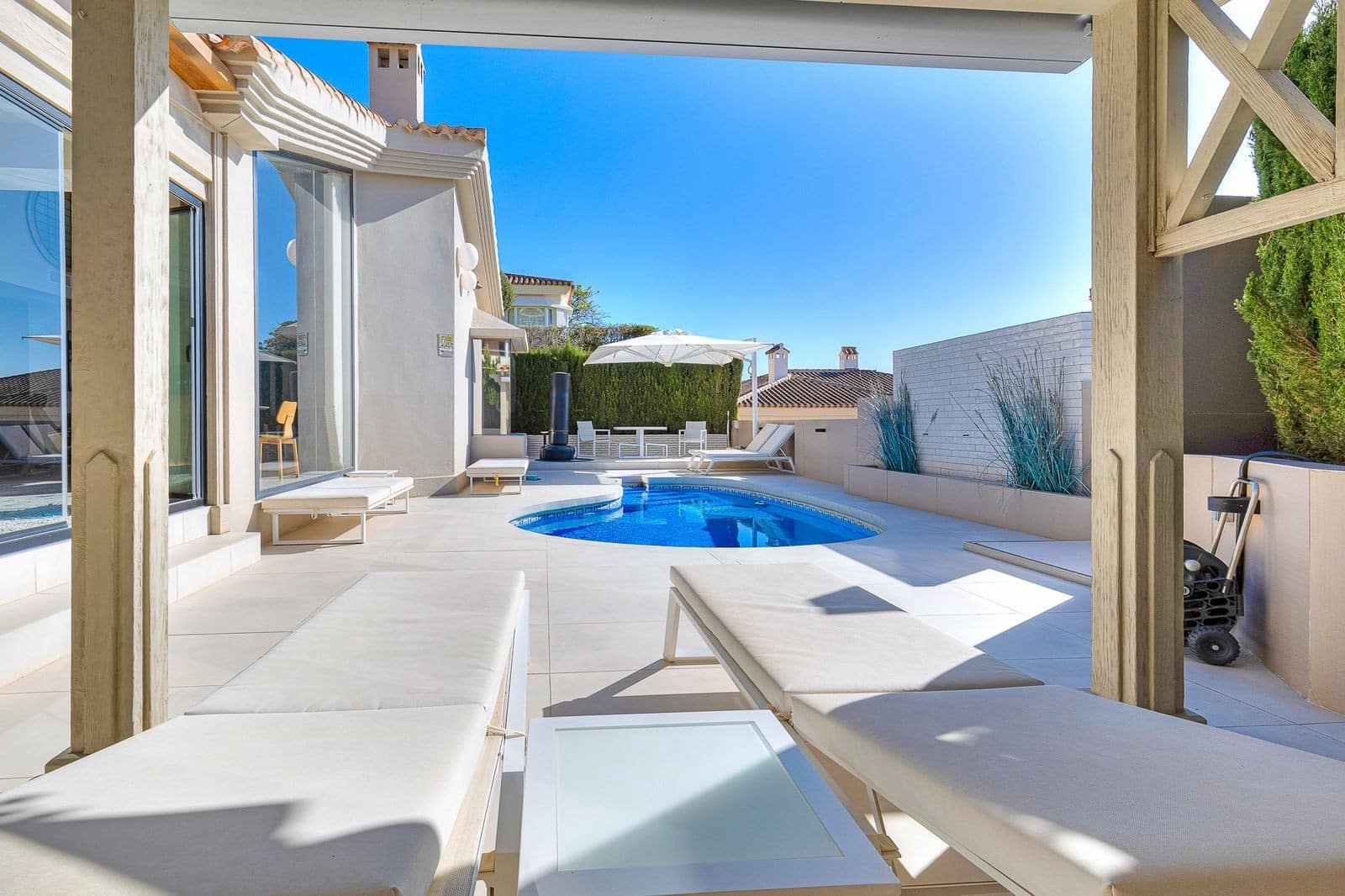 3 makuuhuone Huvila myytävänä paikassa Benalmadena mukana uima-altaan 
autotalli - 1 197 000 € (Ref: 8918253)