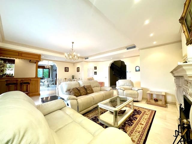 5 sypialnia Willa na sprzedaż w La Quinta, Benahavís z basenem garażem - 2 600 000 € (Ref: 8921424)