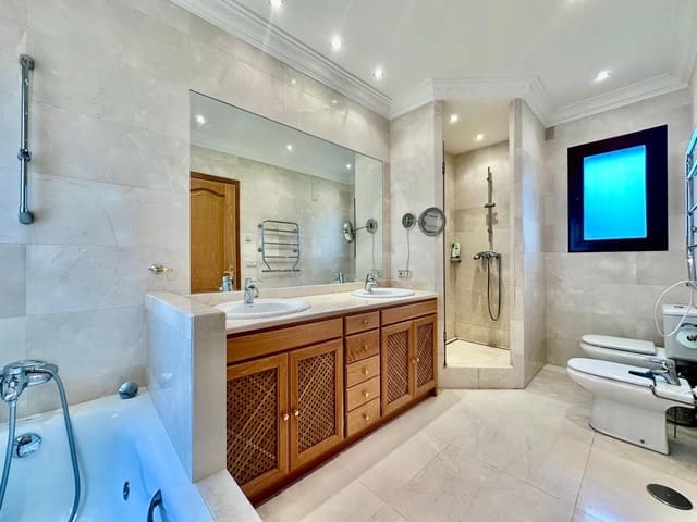 5 camera da letto Villa in vendita in La Quinta, Benahavís con piscina garage - 2.400.000 € (Rif: 8921424)