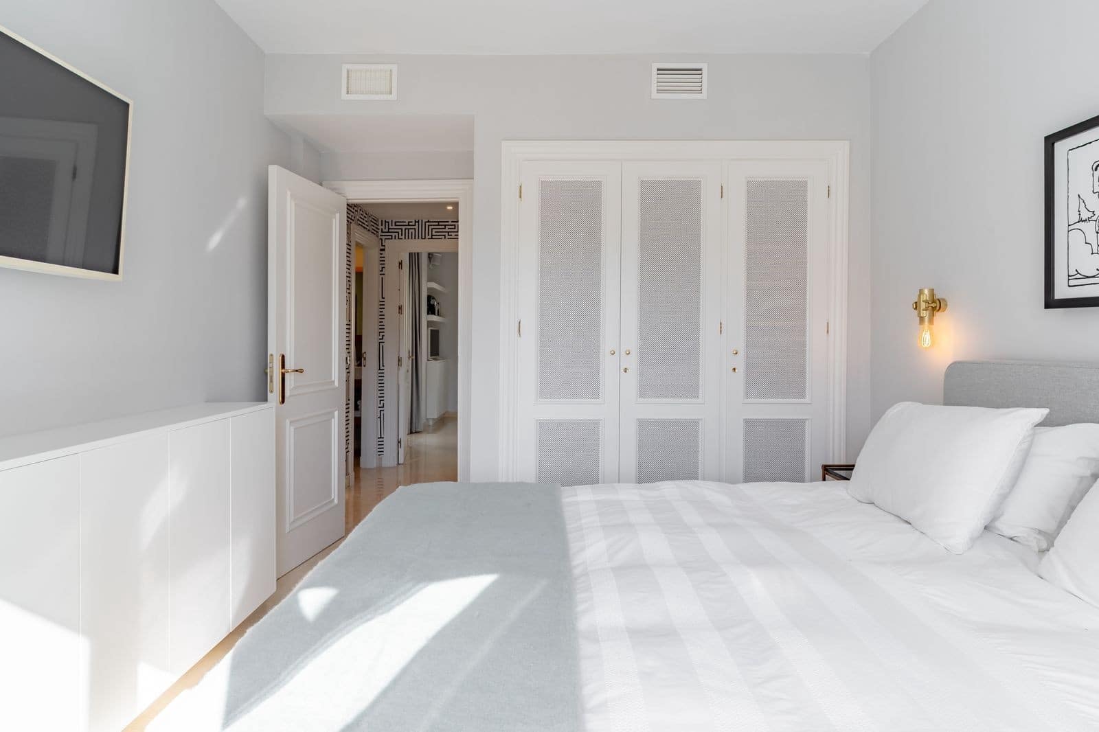 3 soveværelse Semi-Rækkehus til salg i La Quinta med swimmingpool garage - € 1.275.000 (Ref: 8926747)