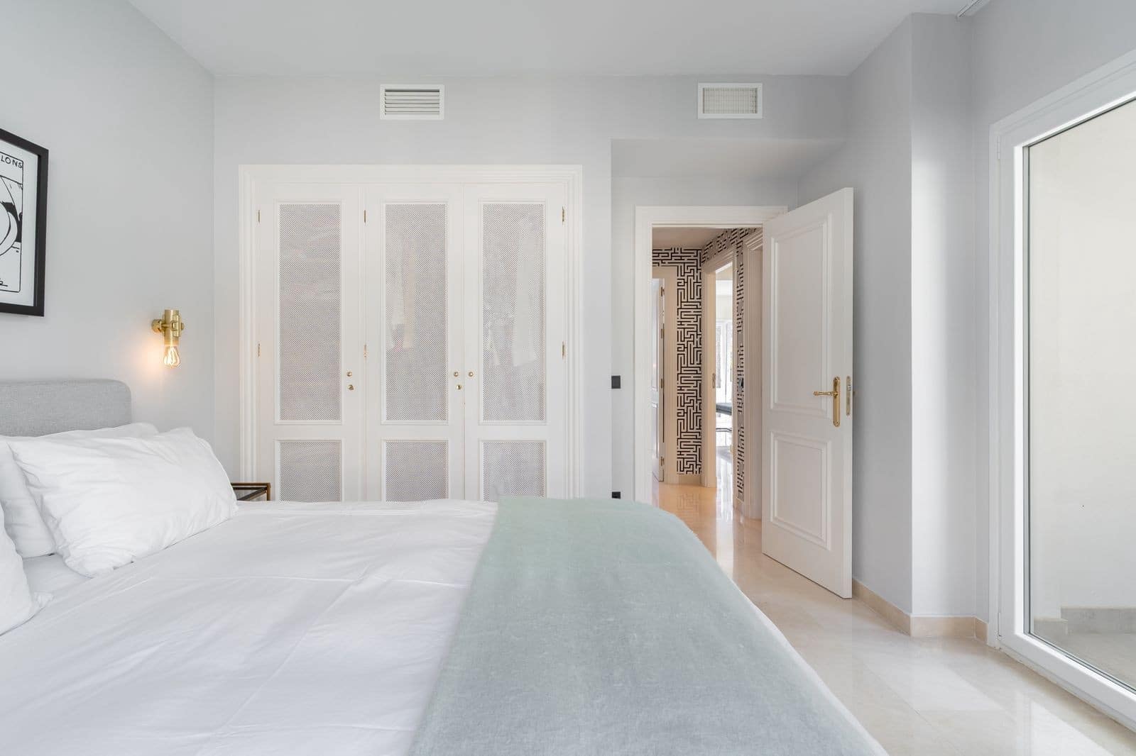 3 soveværelse Semi-Rækkehus til salg i La Quinta med swimmingpool garage - € 1.275.000 (Ref: 8926747)