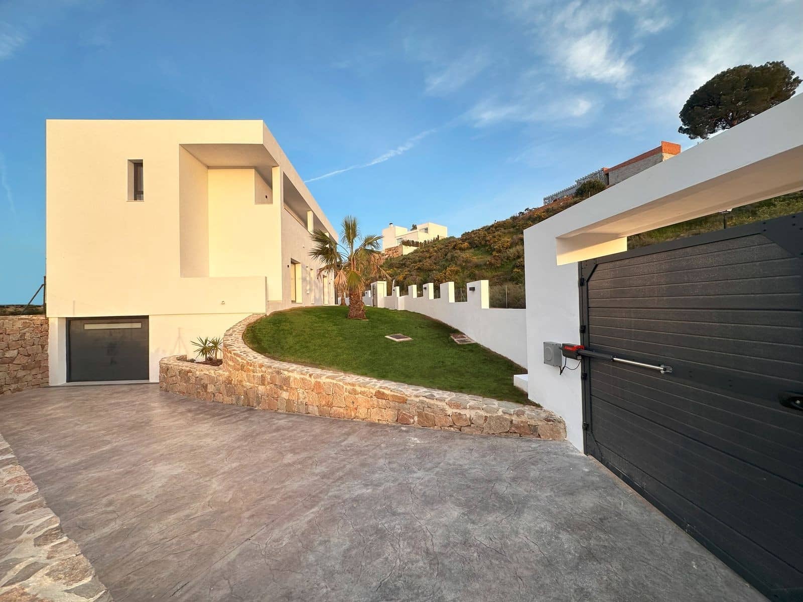 6 makuuhuone Huvila myytävänä paikassa Mijas Costa mukana uima-altaan 
autotalli - 2 295 000 € (Ref: 8926753)