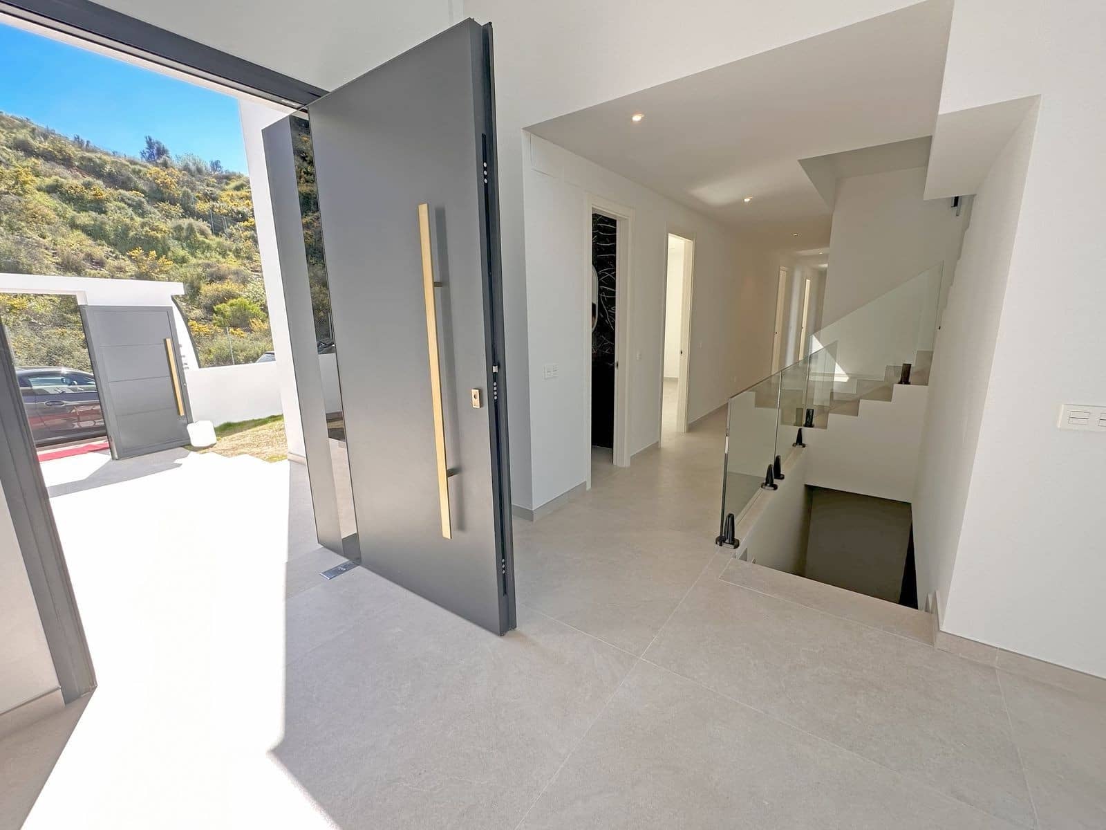 6 makuuhuone Huvila myytävänä paikassa Mijas Costa mukana uima-altaan 
autotalli - 2 295 000 € (Ref: 8926753)