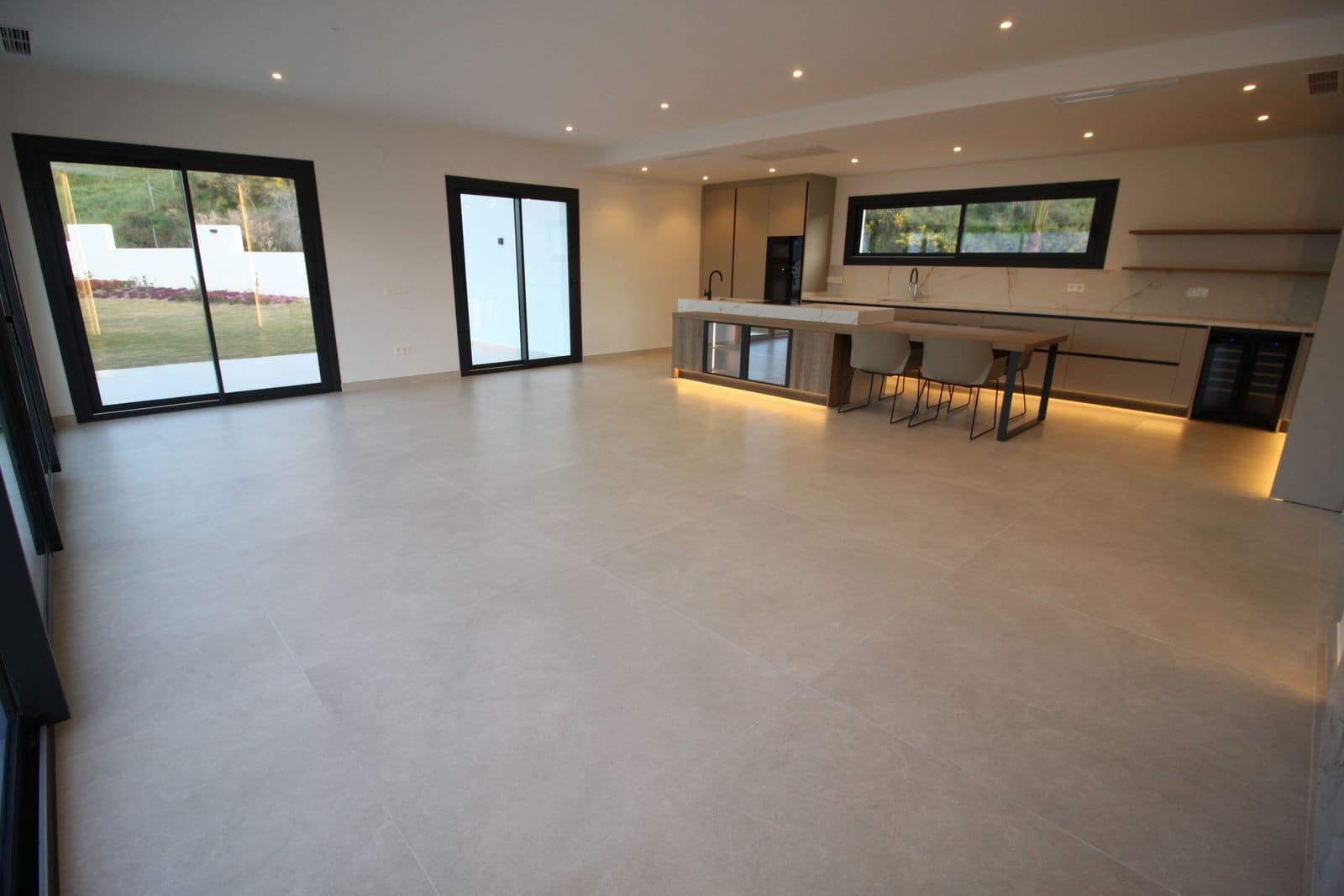 6 makuuhuone Huvila myytävänä paikassa Mijas Costa mukana uima-altaan 
autotalli - 2 295 000 € (Ref: 8926753)