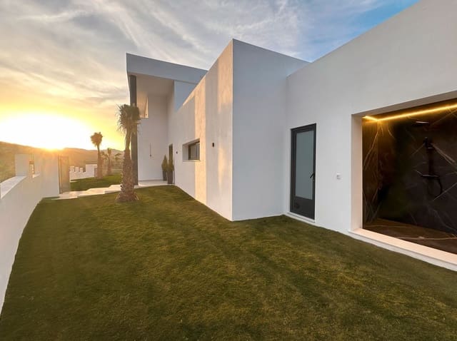 6 makuuhuone Huvila myytävänä paikassa Mijas Costa, Mijas mukana uima-altaan 
autotalli - 2 295 000 € (Ref: 8926753)