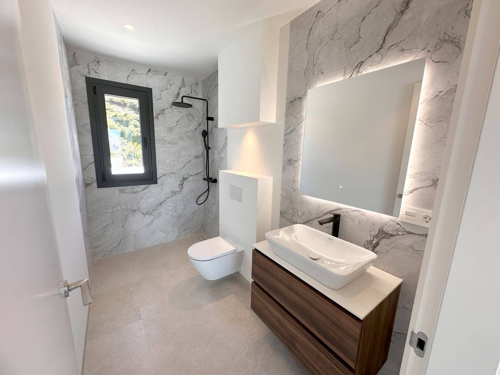 6 makuuhuone Huvila myytävänä paikassa Mijas Costa mukana uima-altaan 
autotalli - 2 295 000 € (Ref: 8926753)