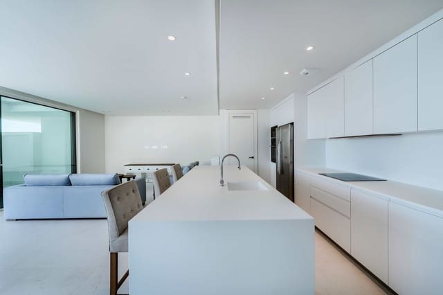 3 soveværelse Penthouse til salg i Ojen med swimmingpool garage - € 1.700.000 (Ref: 8932420)