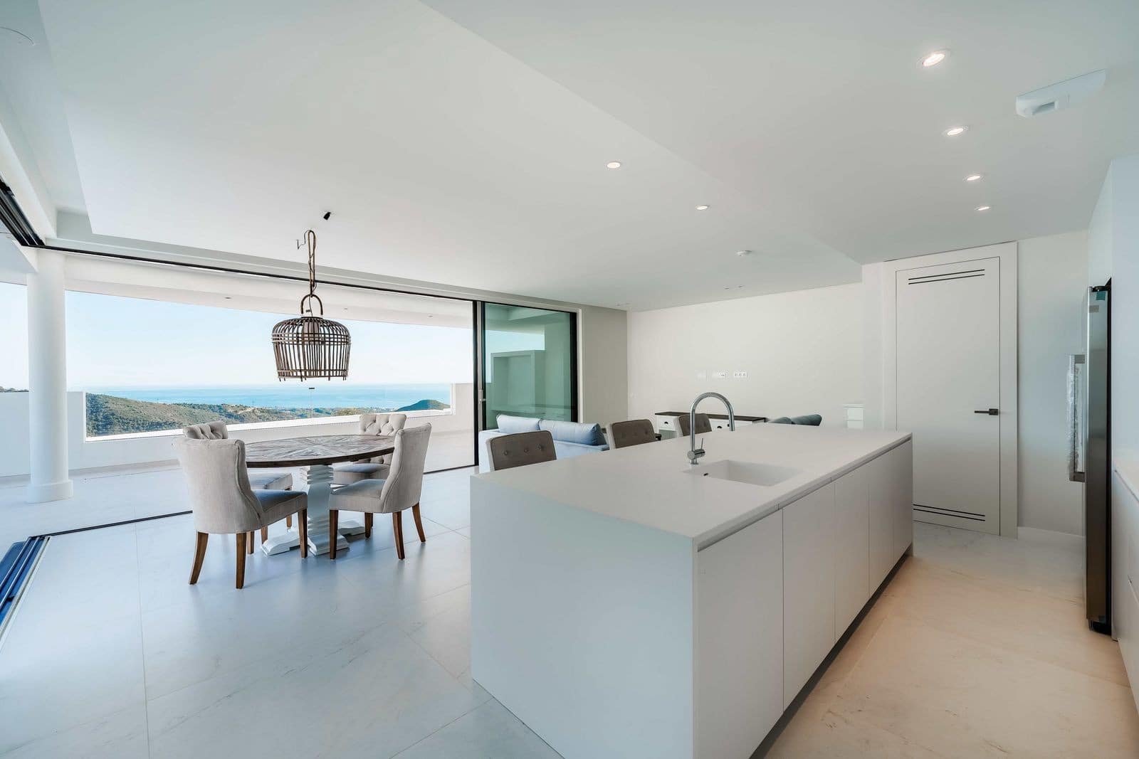 3 bedroom Penthouse for sale in Ojen with pool garage - € 1,700,000 (Ref: 8932420)