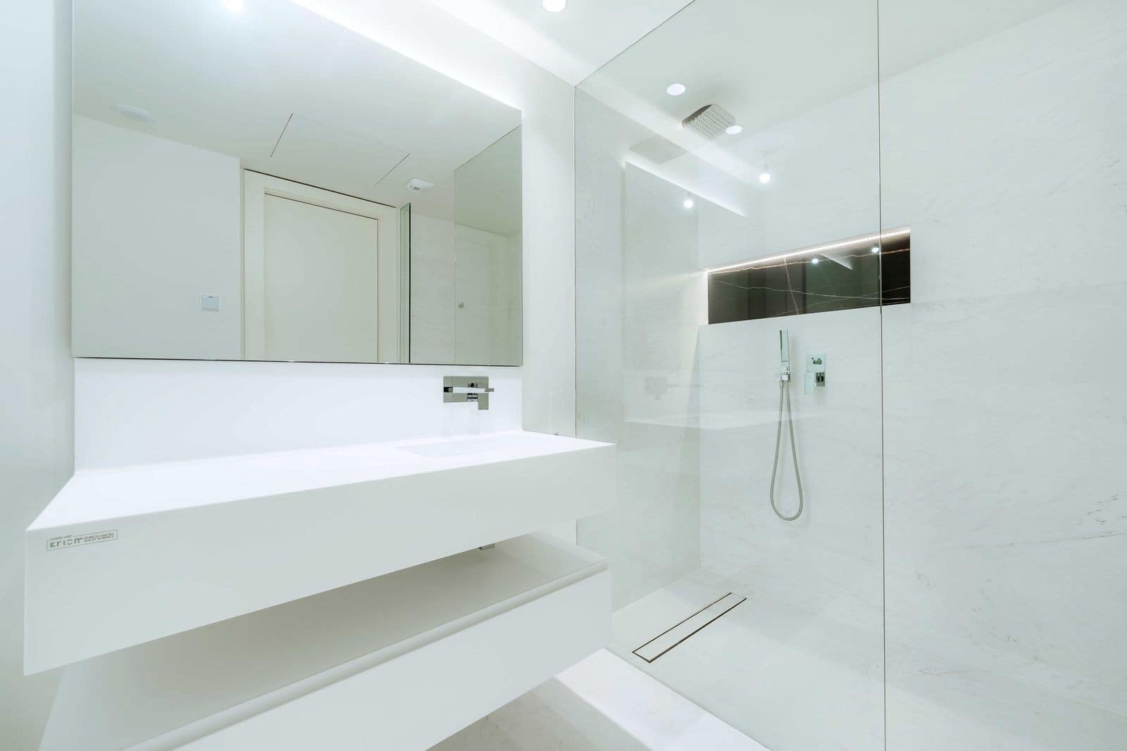 3 bedroom Penthouse for sale in Ojen with pool garage - € 1,700,000 (Ref: 8932420)