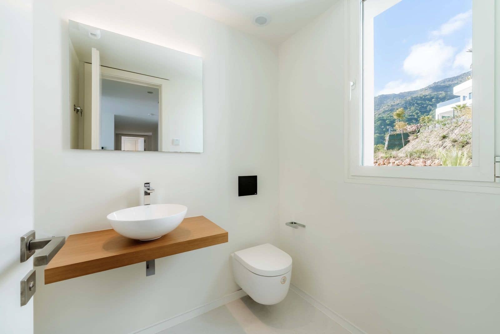 3 bedroom Penthouse for sale in Ojen with pool garage - € 1,700,000 (Ref: 8932420)