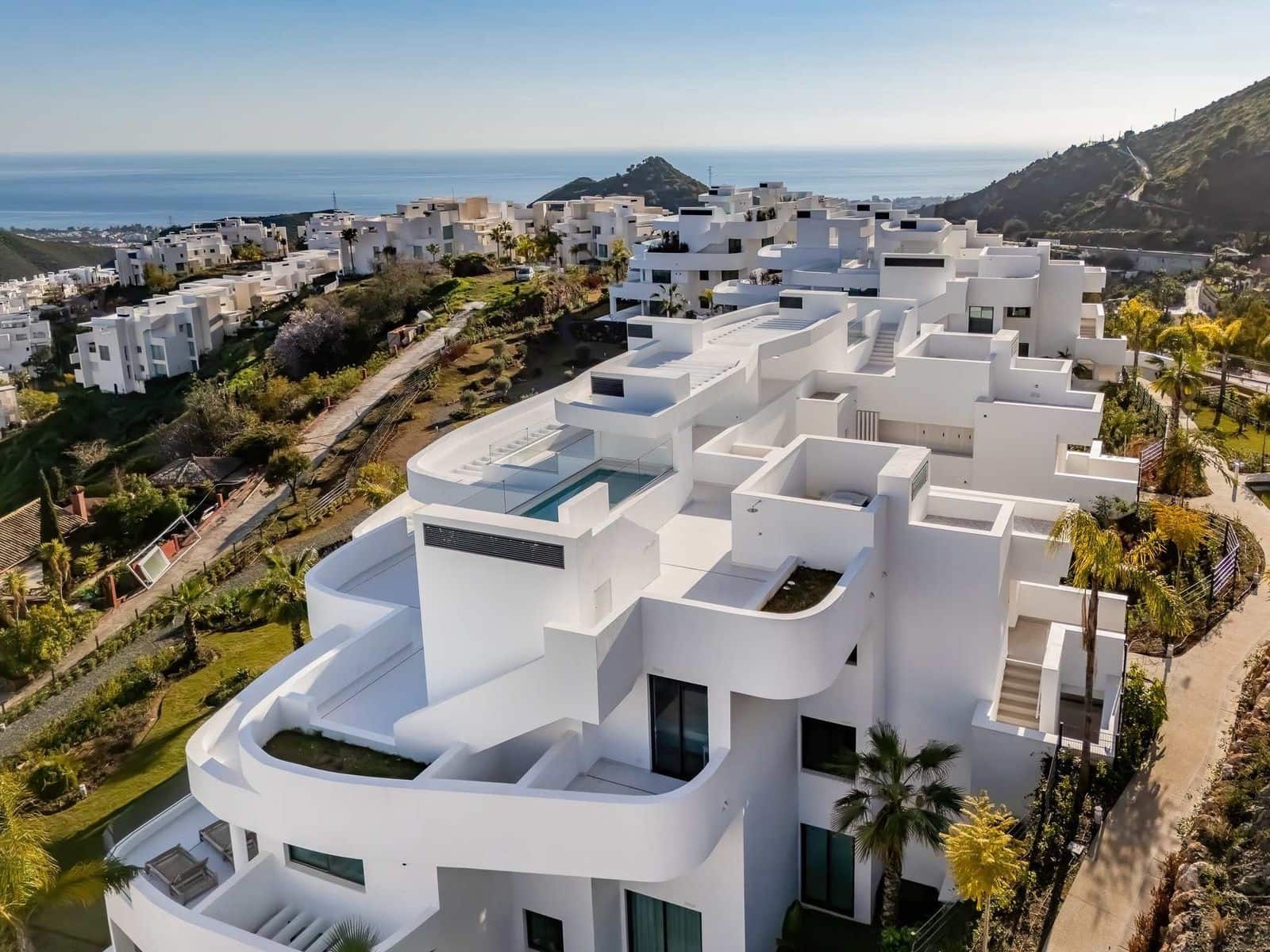 3 bedroom Penthouse for sale in Ojen with pool garage - € 1,700,000 (Ref: 8932420)