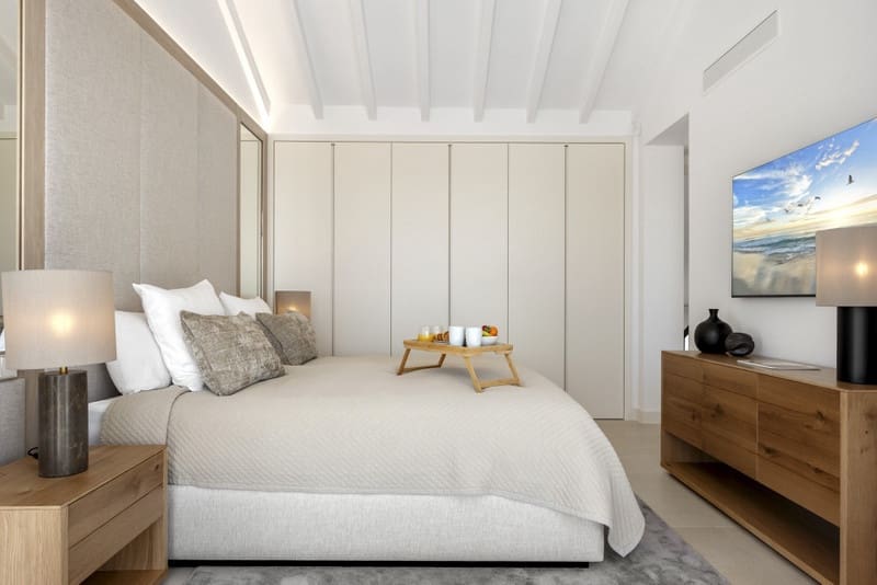 5 bedroom Villa for sale in Marbella with pool garage - € 3,295,000 (Ref: 8938794)