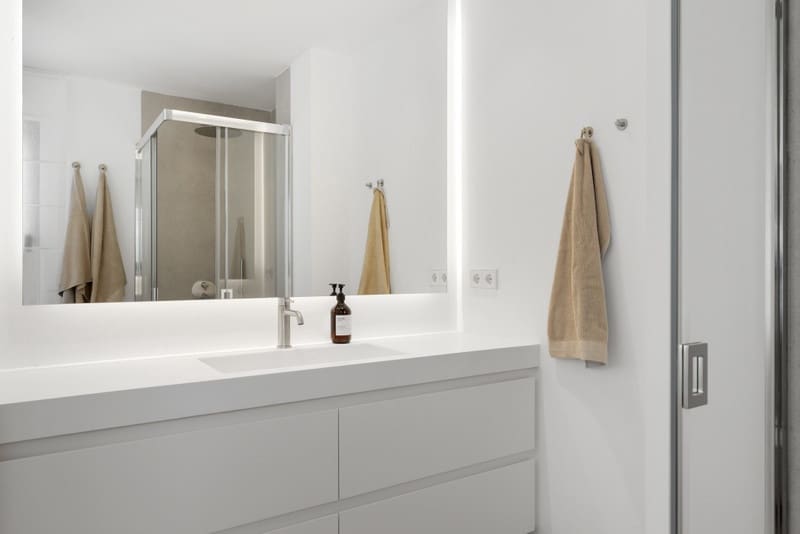 5 bedroom Villa for sale in Marbella with pool garage - € 3,295,000 (Ref: 8938794)