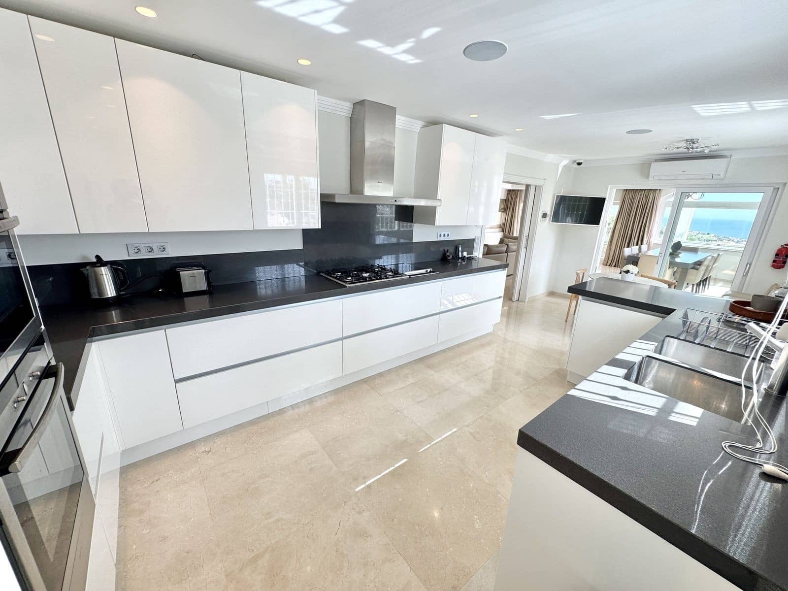 5 sypialnia Willa na sprzedaż w Benalmadena z basenem garażem - 1 495 000 € (Ref: 8941305)