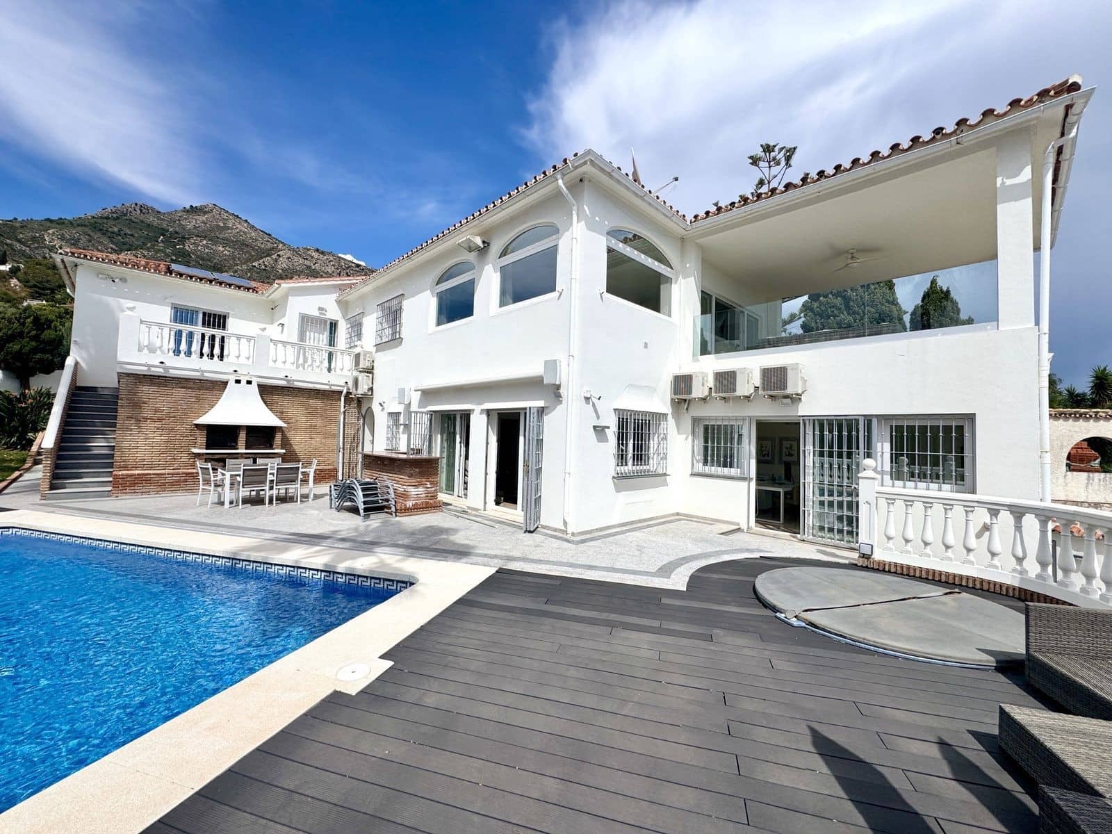 5 sypialnia Willa na sprzedaż w Benalmadena z basenem garażem - 1 495 000 € (Ref: 8941305)