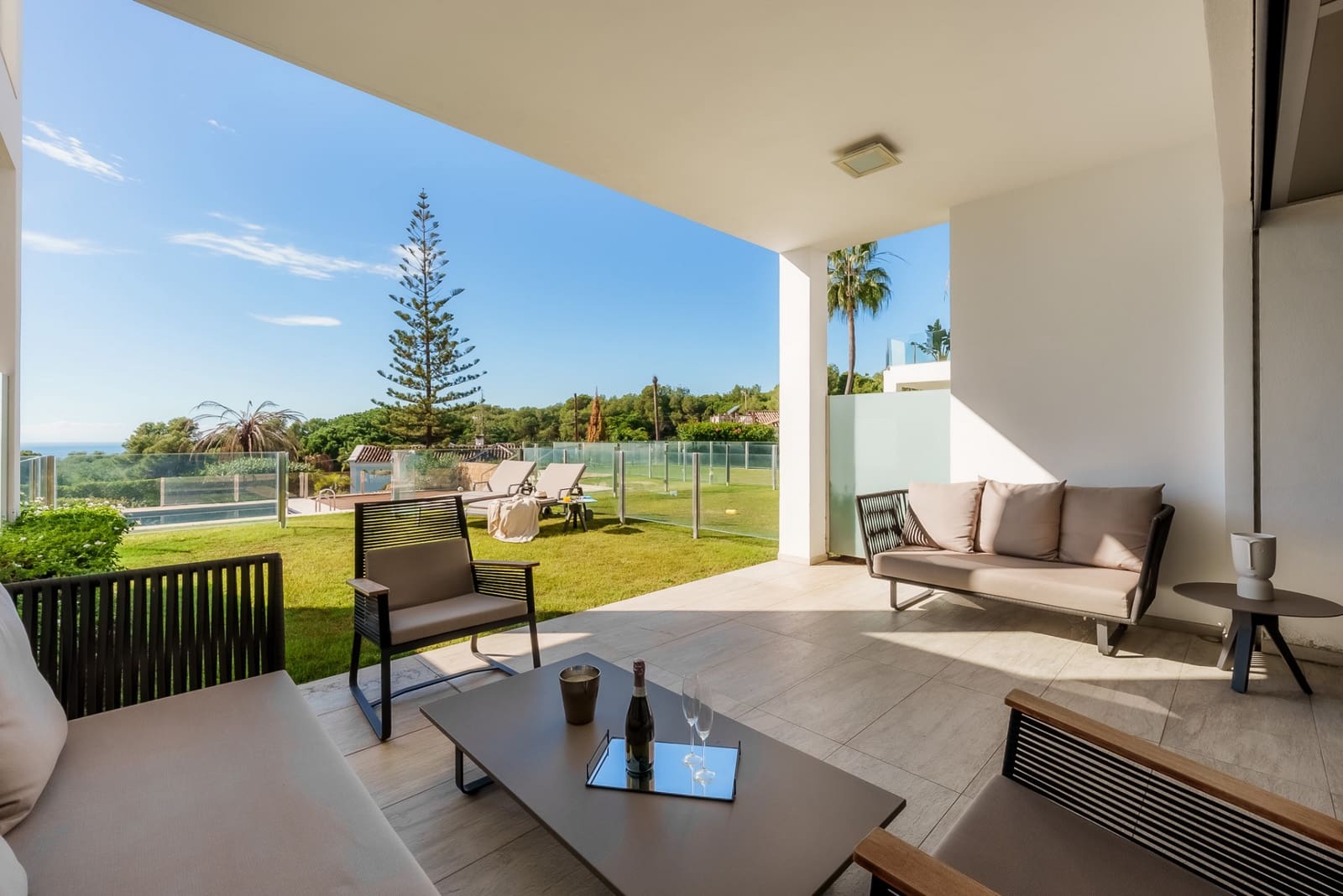3 soveværelse Byhus til salg i Golden Mile med swimmingpool garage - € 1.995.000 (Ref: 8941306)