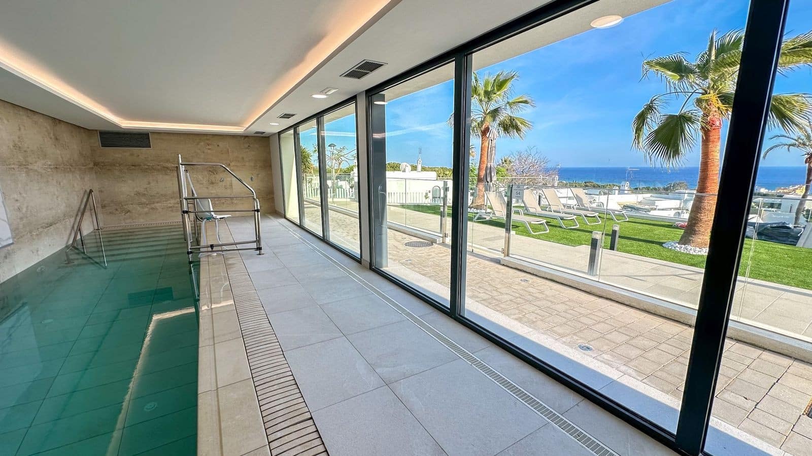 3 bedroom Apartment for sale in Marbella with pool garage - € 995,000 (Ref: 8941308)