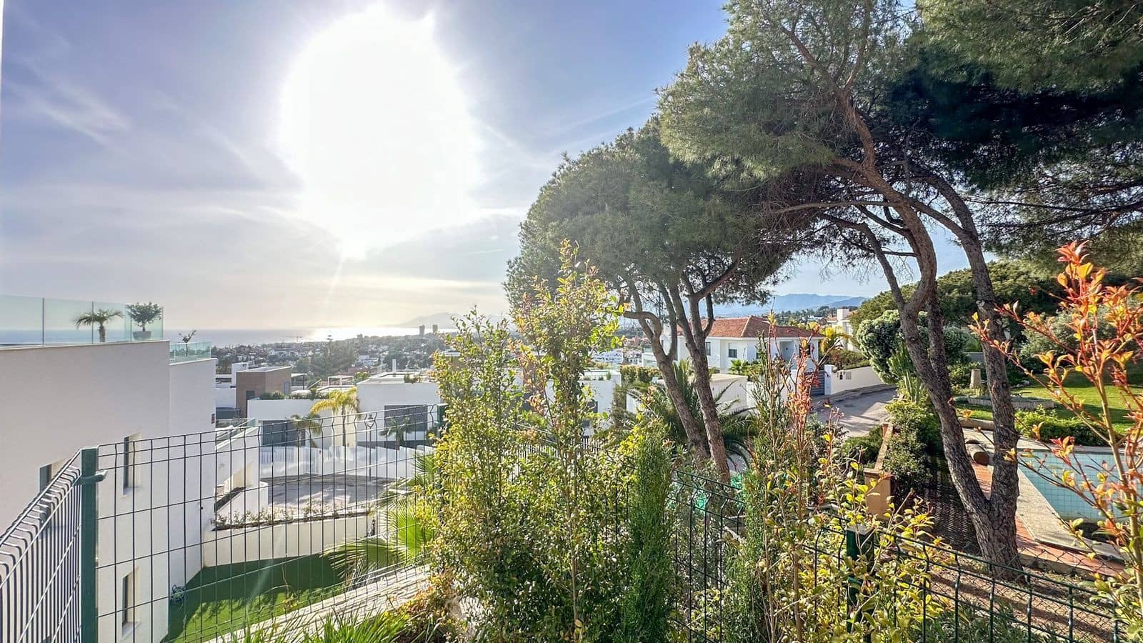 3 bedroom Apartment for sale in Marbella with pool garage - € 995,000 (Ref: 8941308)