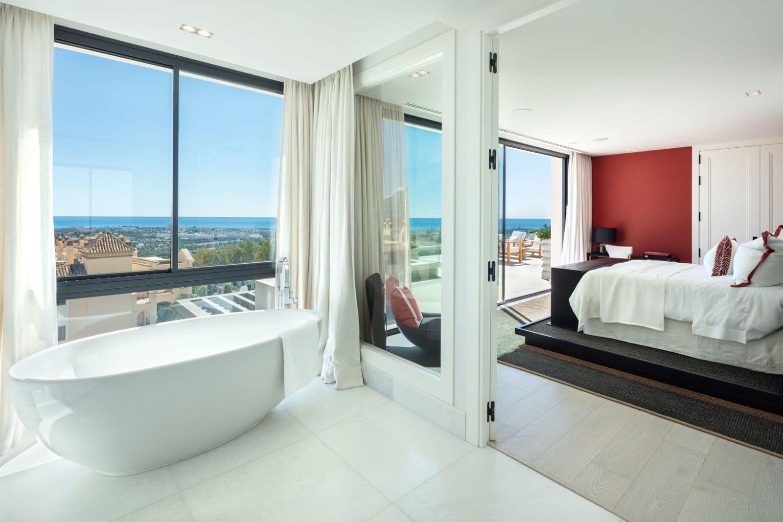 6 bedroom Villa for sale in La Quinta with pool garage - € 9,750,000 (Ref: 8941310)