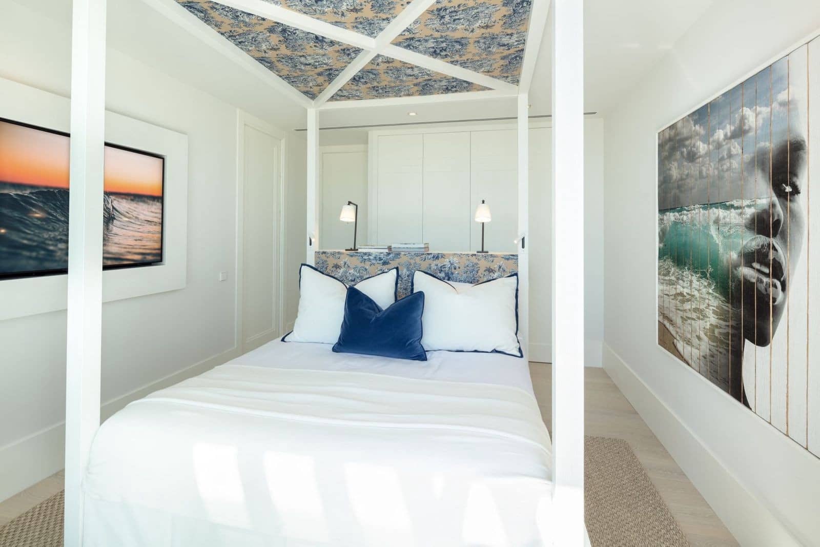 6 bedroom Villa for sale in La Quinta with pool garage - € 9,750,000 (Ref: 8941310)