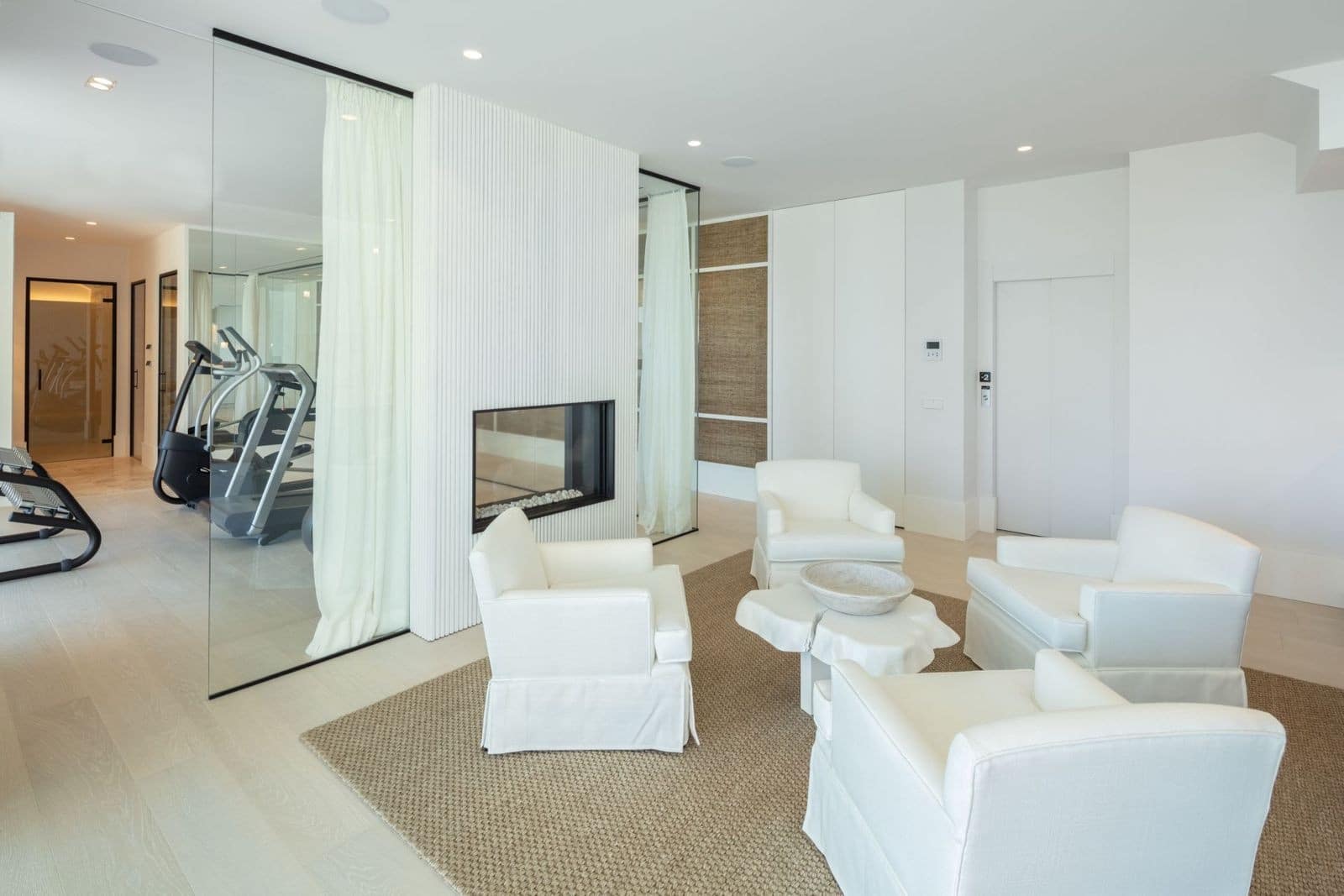 6 soverom Villa til salgs i La Quinta med svømmebasseng garasje - € 9 749 000 (Ref: 8941310)