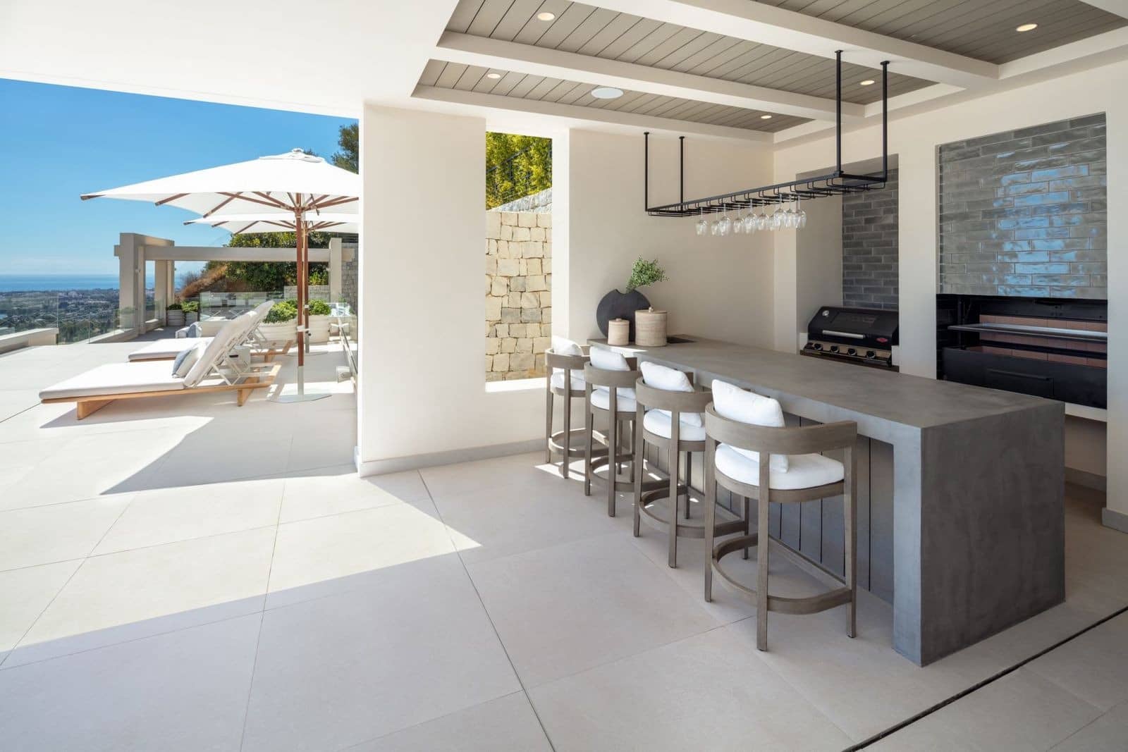 6 soverom Villa til salgs i La Quinta med svømmebasseng garasje - € 9 749 000 (Ref: 8941310)
