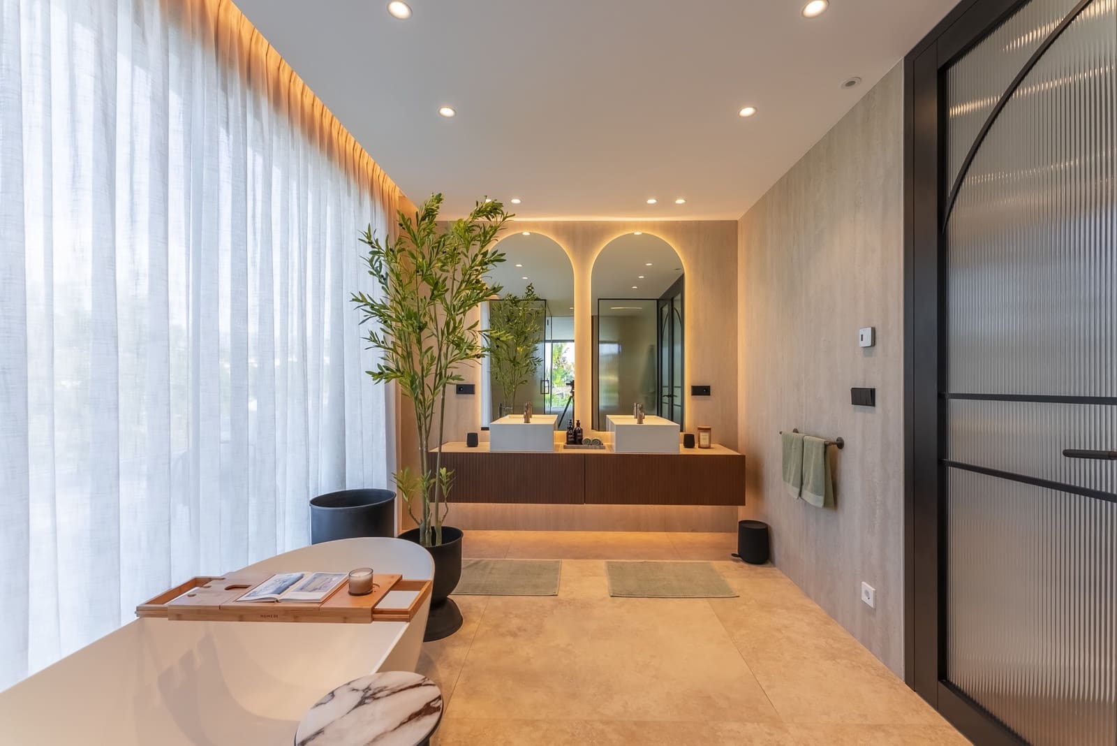 6 bedroom Villa for sale in Marbella with pool garage - € 3,975,000 (Ref: 8946196)