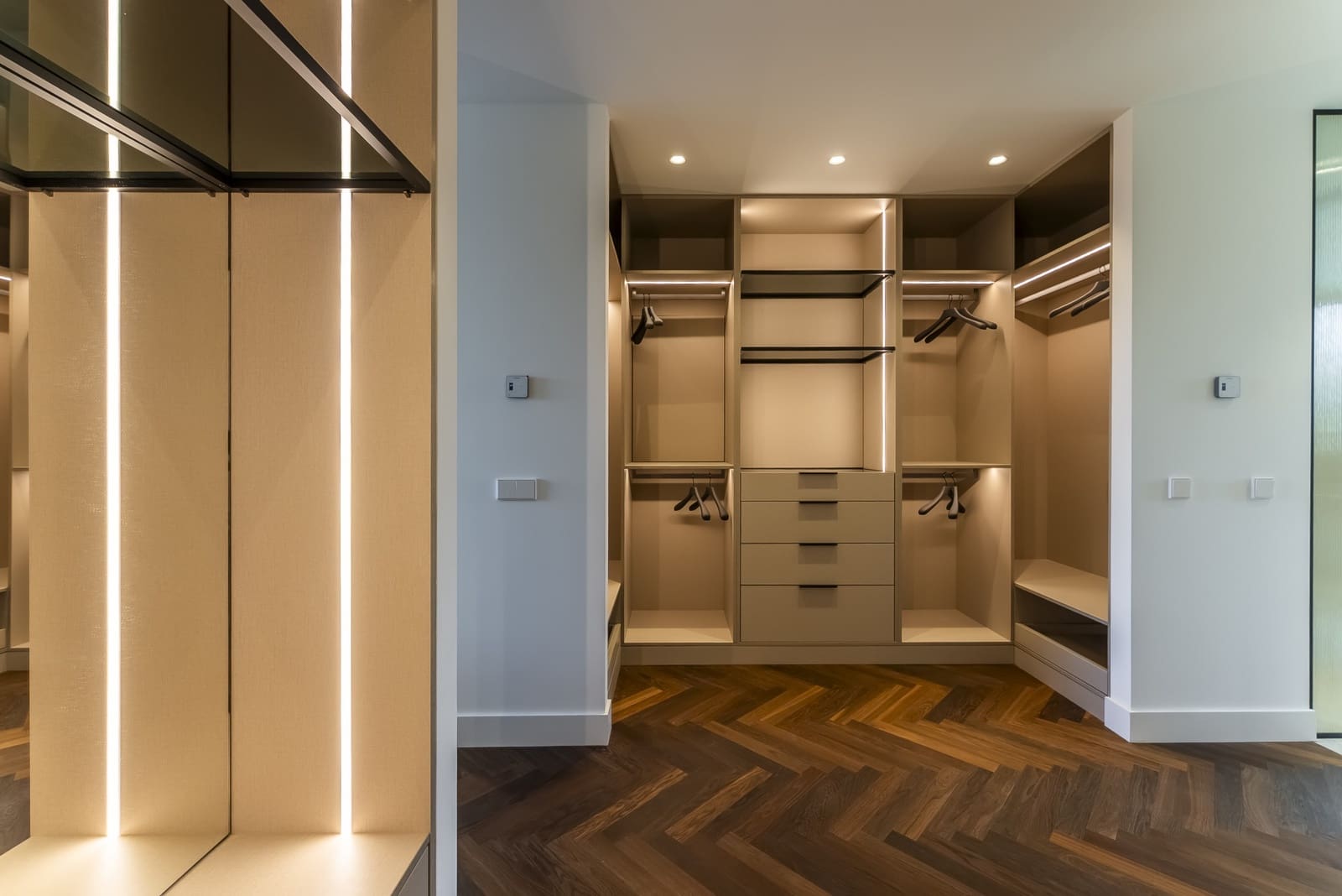 6 bedroom Villa for sale in Marbella with pool garage - € 3,975,000 (Ref: 8946196)