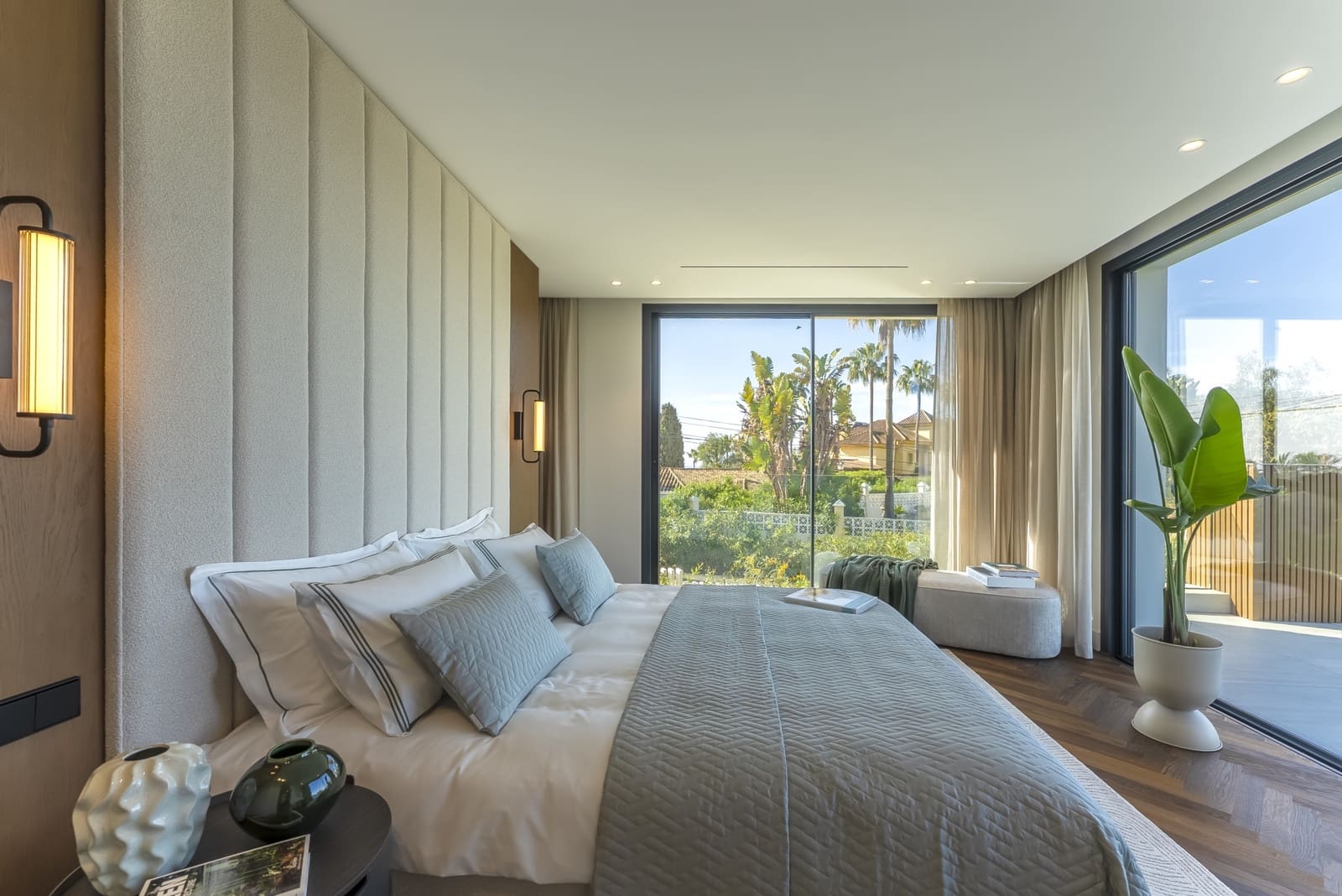 6 bedroom Villa for sale in Marbella with pool garage - € 3,975,000 (Ref: 8946196)