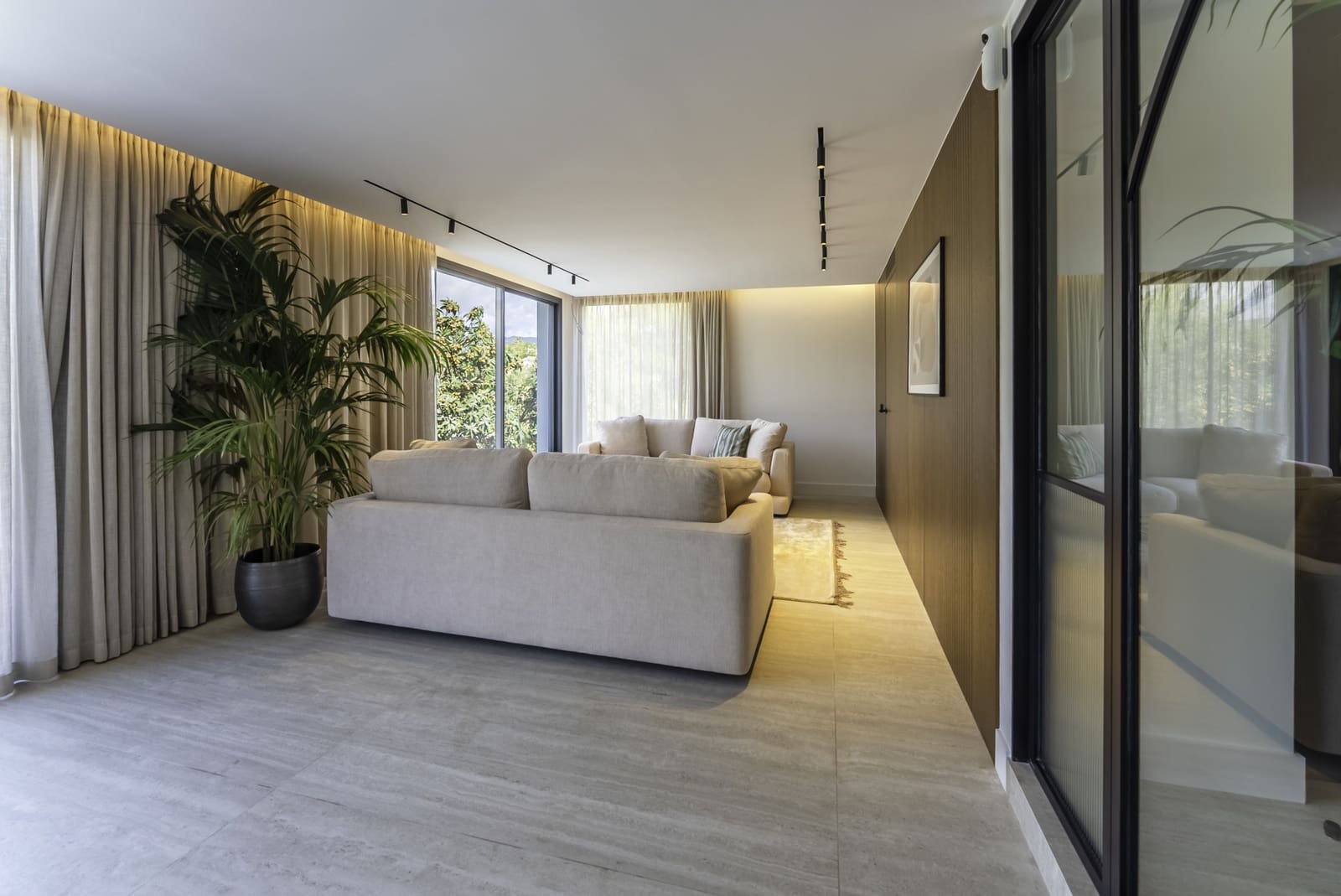 6 bedroom Villa for sale in Marbella with pool garage - € 3,975,000 (Ref: 8946196)