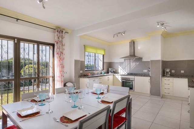 5 camera da letto Villa in vendita in Estepona con piscina garage - 995.000 € (Rif: 8946197)