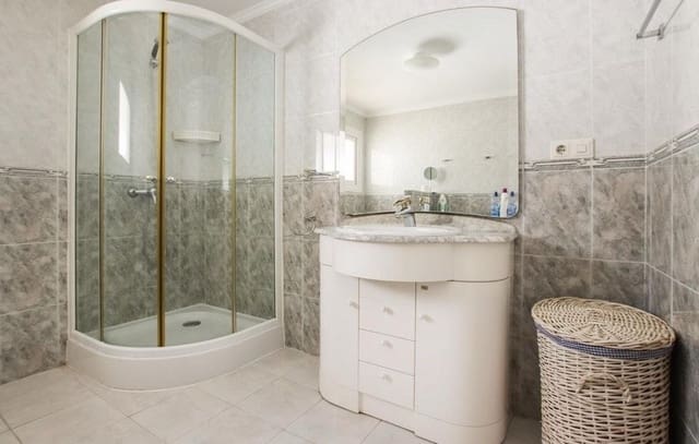 3 soverom Villa til salgs i Torremuelle, Benalmádena med svømmebasseng garasje - € 1 195 000 (Ref: 8946198)