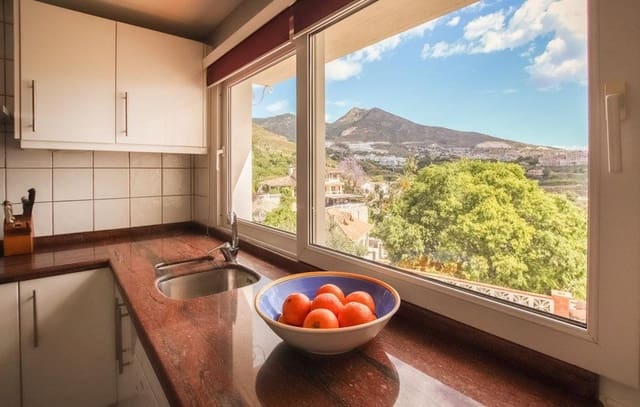 3 soverom Villa til salgs i Torremuelle, Benalmádena med svømmebasseng garasje - € 1 195 000 (Ref: 8946198)