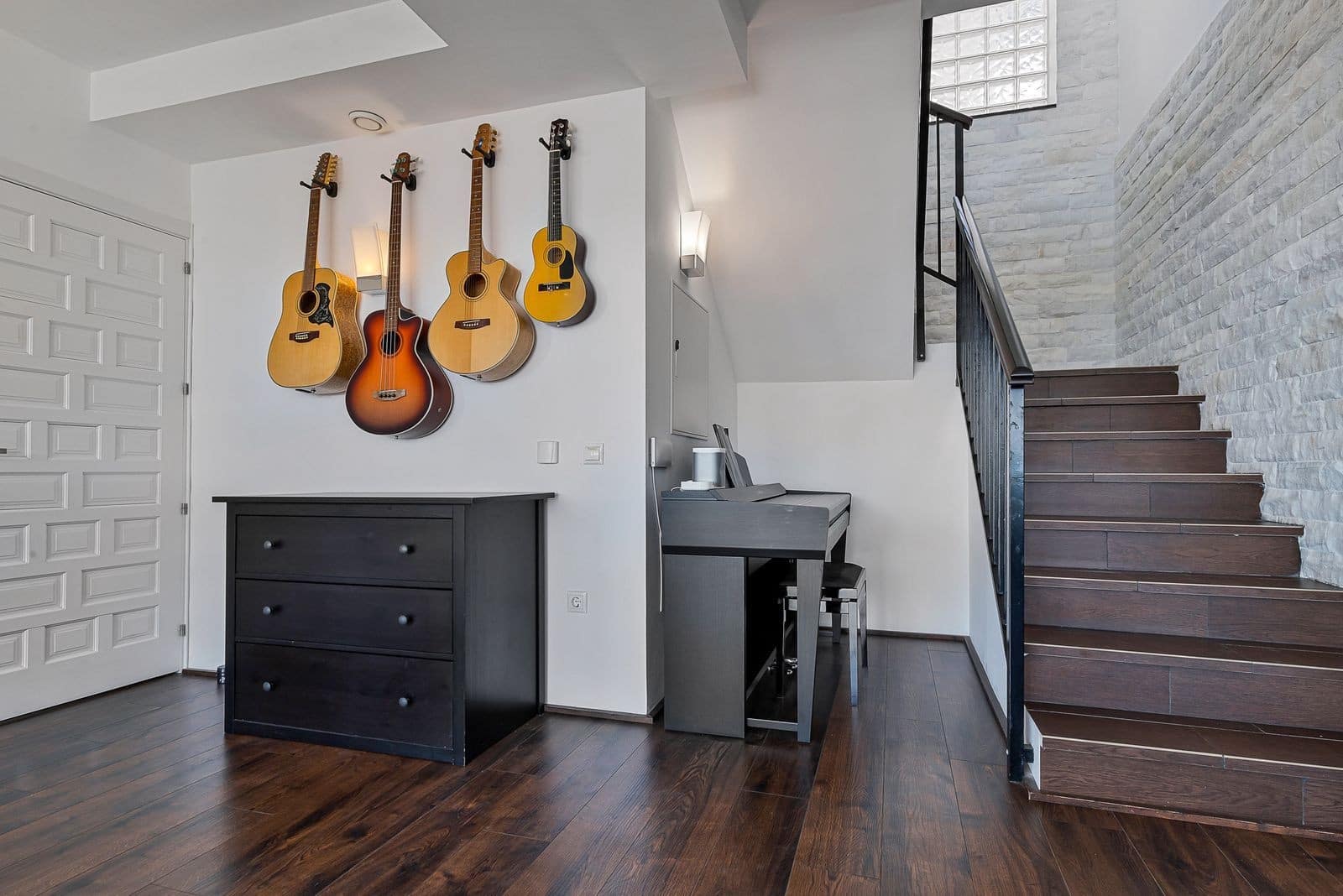 6 bedroom Villa for sale in Mijas Costa with pool garage - € 1,625,000 (Ref: 8946200)