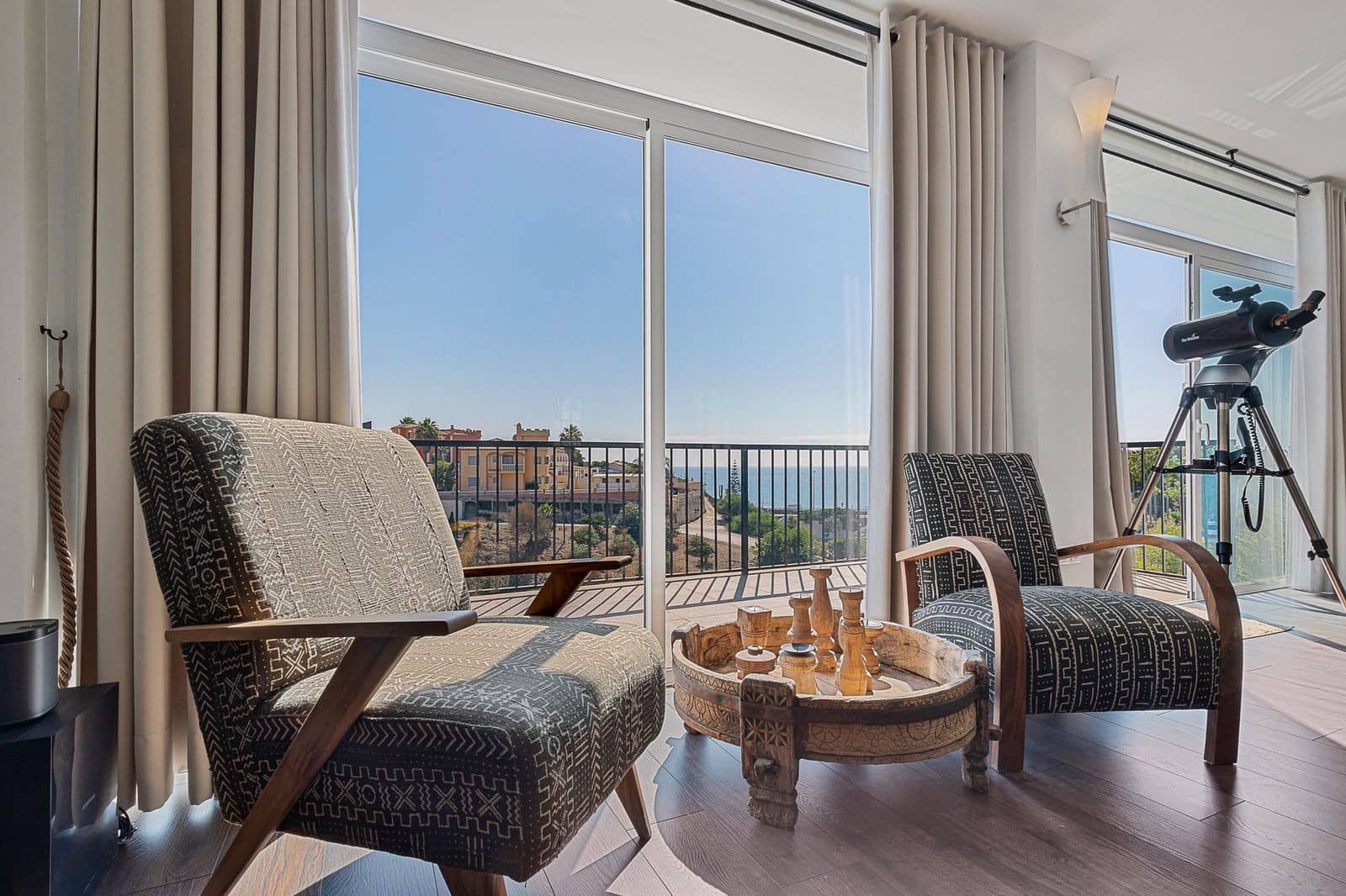 6 bedroom Villa for sale in Mijas Costa with pool garage - € 1,625,000 (Ref: 8946200)